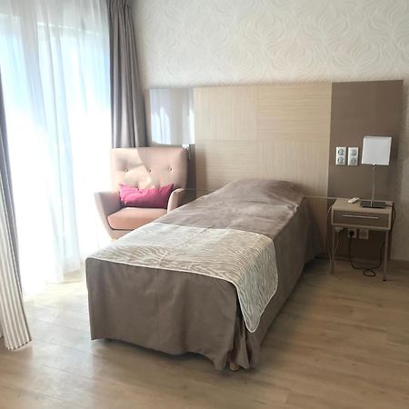 Zenao Montreuil- Croix De Chavaux Apartment Монтрей Екстериор снимка