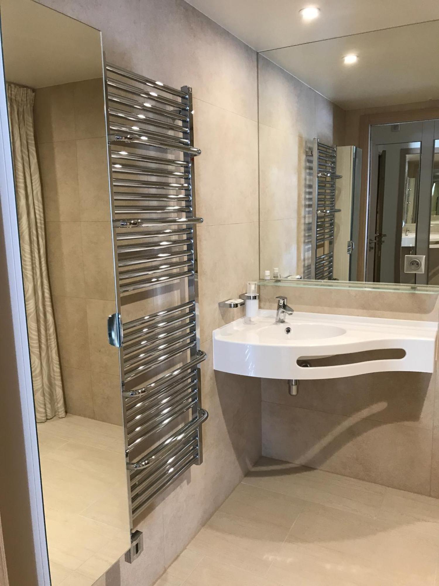 Zenao Montreuil- Croix De Chavaux Apartment Монтрей Екстериор снимка