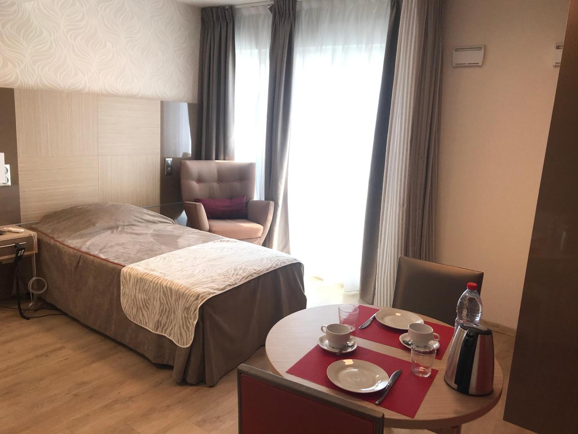 Zenao Montreuil- Croix De Chavaux Apartment Монтрей Екстериор снимка